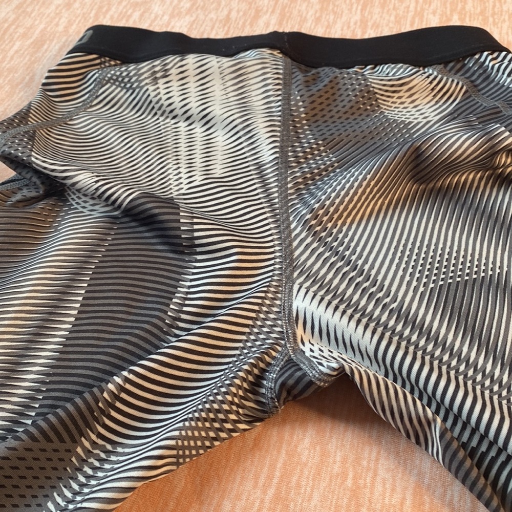 🎉HP🎉 Nike Pro Women Activewear cycling yoga cropped legging pants - Picture 4 of 7
